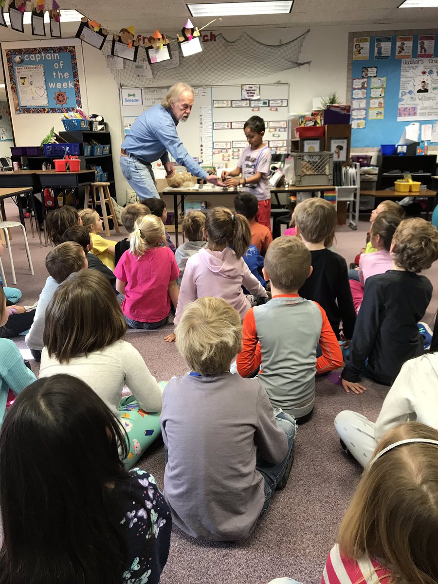soaringin2nd's tweet image. Had an amazing visit from Charlie the geologist! We loved his rock talk! #geologyrocks #firstgrade #rooneyranch @JeffcoScience @RoaryRR