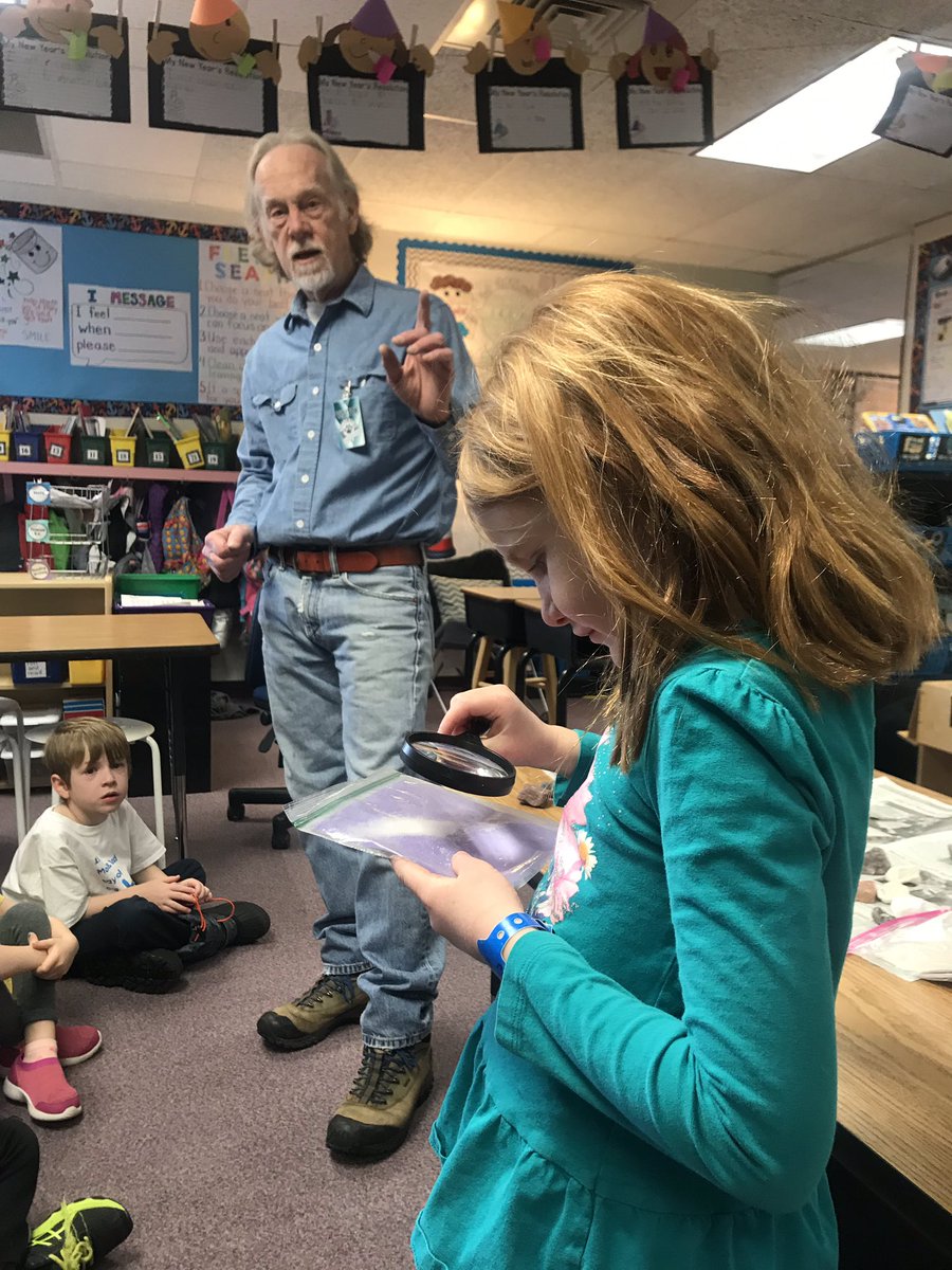 soaringin2nd's tweet image. Had an amazing visit from Charlie the geologist! We loved his rock talk! #geologyrocks #firstgrade #rooneyranch @JeffcoScience @RoaryRR