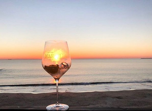 barbadillo's tweet photo. Nota importante 📑📌: encuentra siempre tiempo para disfrutar de lo que te hace feliz 😊 https://t.co/yuEOD6W4gd 
#MarshGin #Atardecer

Si quieres estar informado de todas las novedades y promociones #Barbadillo consulta nuestras #RRSS ¡Te esperamos! 😘🥂 https://t.co/2Fzkio0cdH