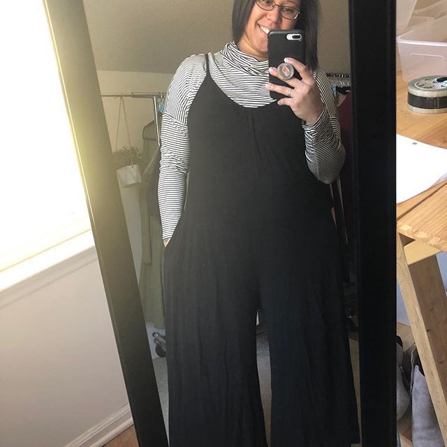 ShannaShands's tweet photo. When Mother Nature is hot and cold. I get comfy wearing something I rock for Winter and something I could wear everyday in the Summer 
Shop my link in the bio! Free shipping on orders $75 or more. .
.
.
.
.
.
.
.
#agnesanddora #aanddgatheredvneckjumpsuit… https://t.co/TjDPUhobw6 https://t.co/U2kSIsNidQ