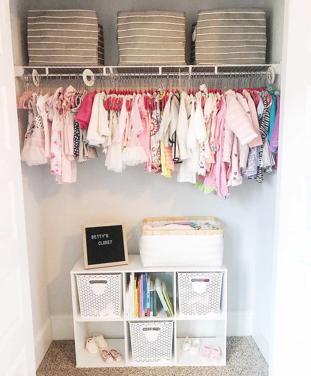 iDLiveSimply's tweet image. Well, if this isn&apos;t the cutest little closet we&apos;ve ever seen... 😍😍😍

📷: @getminimized

#iDesign #MyiDesign #iDLiveSimply #livesimply #nurseryorganization #nurserydecor #organized #organizedcloset #closetorganization #kidscloset #simplify #konmari #mariekondo