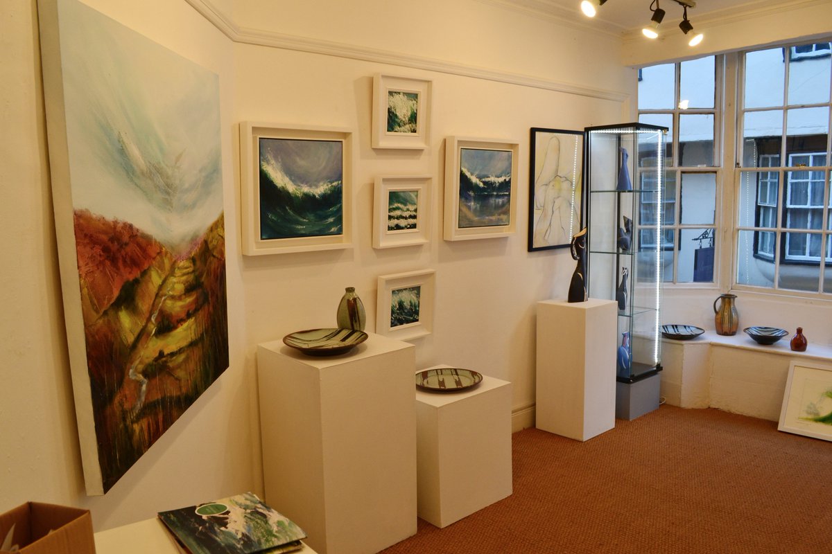 kate_pettitt's tweet photo. Loving the juxtaposition of #judejelfs ceramic nudes with my paintings in my exhibitions @pyramidgallery #york. Opening this Saturday 19th 11am–2.30pm. Come and say Hello! #exhibition #landscapes #figurative #indieyork #buyart #katepettitt #pyramidgalleryyork https://t.co/iiL1p3sn6u
