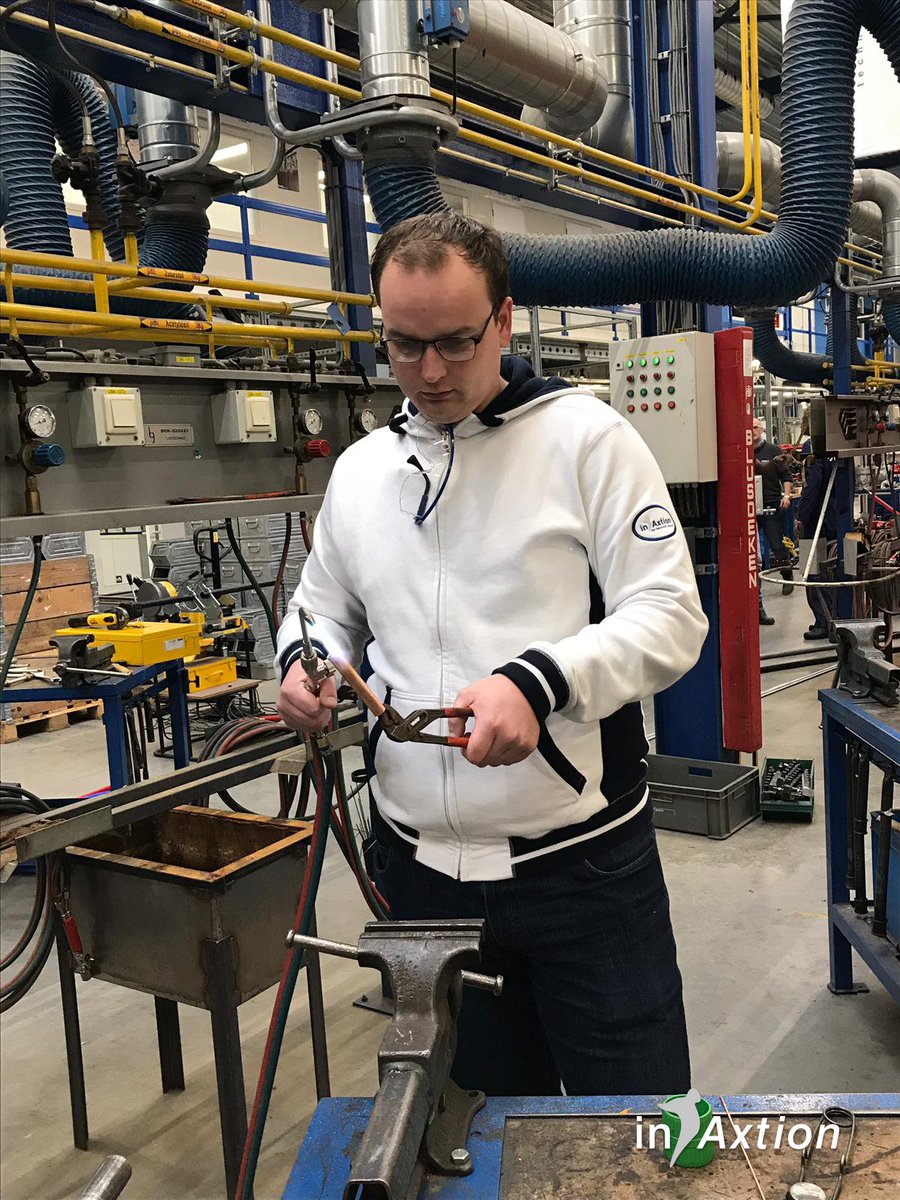 InAxtion_BV's tweet photo. Waarom onze consultants zoveel weten over installatietechniek? Gewoon omdat we er mee bezig zijn. Onderdeel van je vak toch? https://t.co/fWFDni1IM1