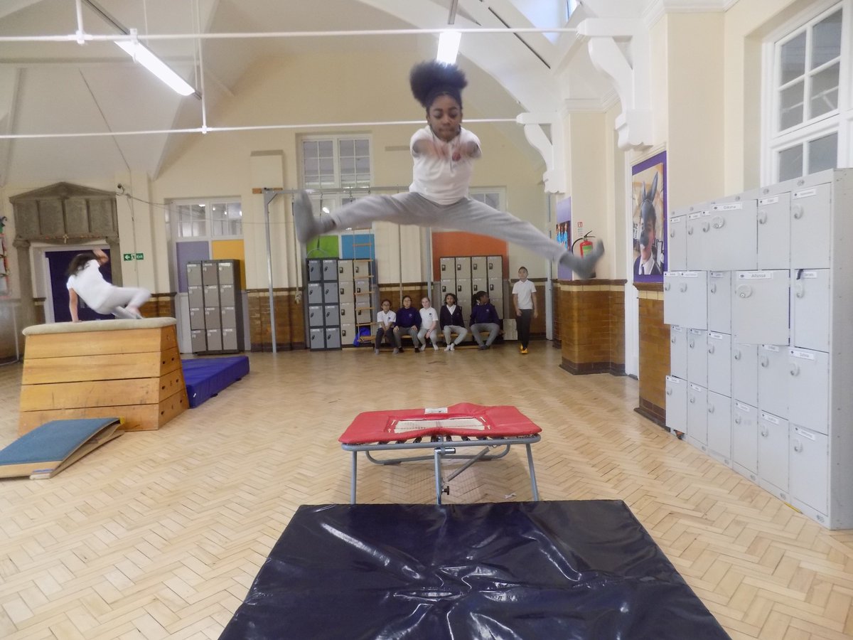 ARK_Franklin's tweet photo. Year 6 are flying high in all of their subjects this term; they've executed some impressive gymnastic moves this afternoon! #Franklinfun https://t.co/nRnTp1OScM