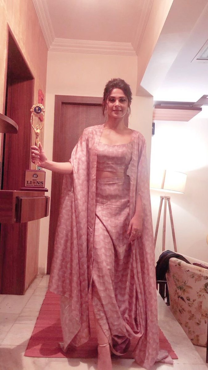AimmyWinget's tweet photo. La, la, la, la, laa.. Congratulations! #JenniferWinget ❣ https://t.co/wUtGf9jRch