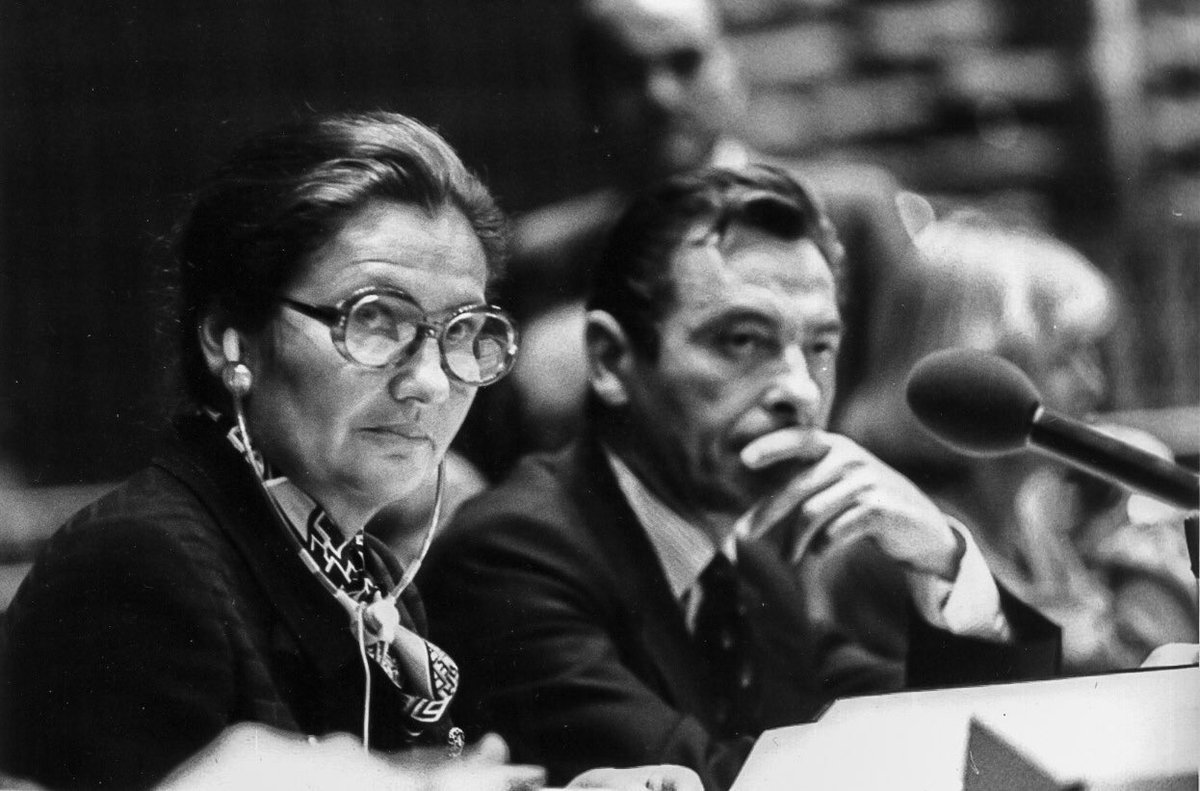 LeMondeHistoire's tweet photo. 17 janvier 1975 (44 ans) : Promulgation de la loi Veil autorisant l'I.V.G. (avortement). Cette loi a permis à des milliers de femmes de pouvoir avoir accès légalement à l’avortement volontaire en France. https://t.co/4ymnhTyKUK