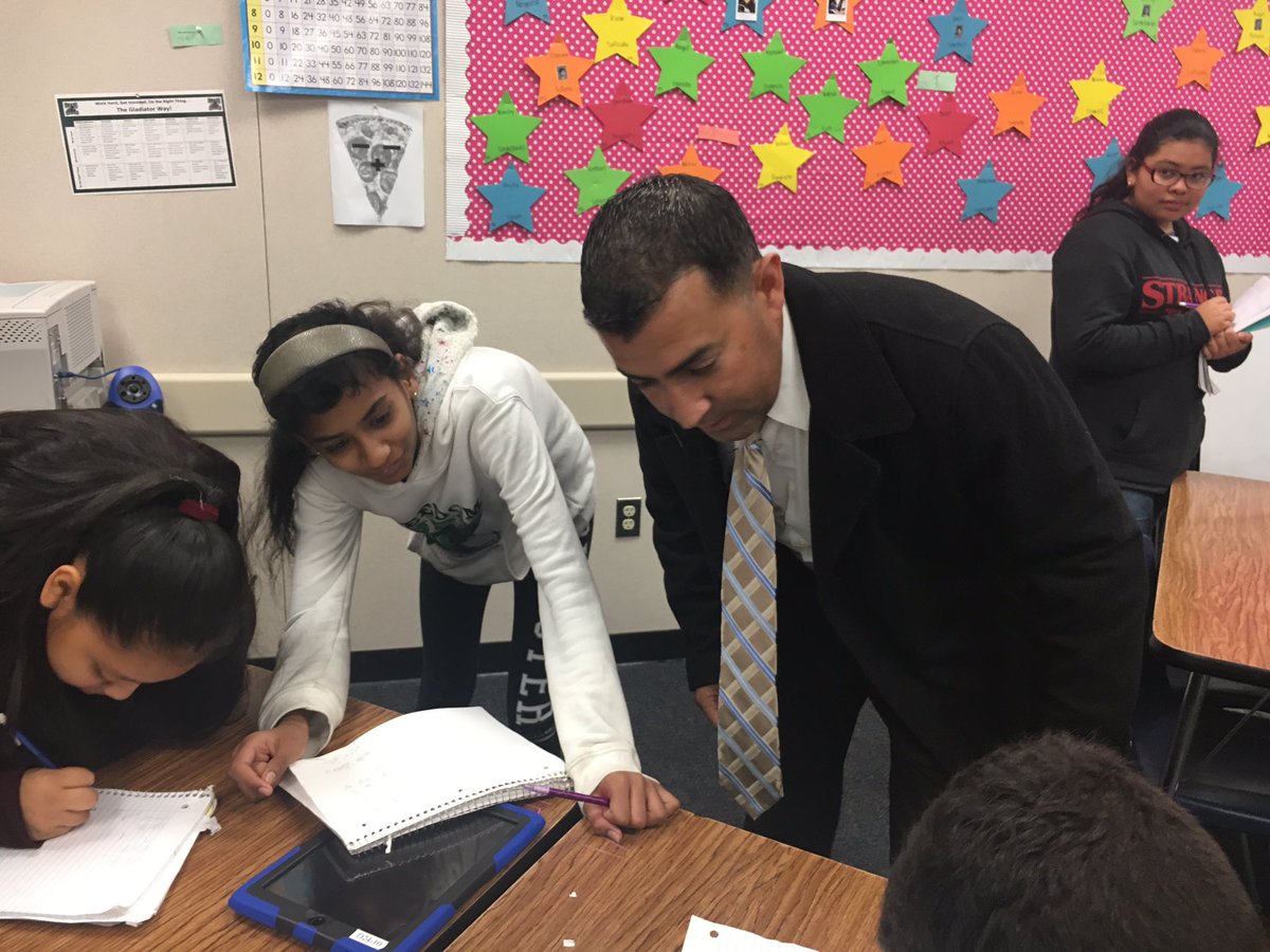 rusdkids's tweet photo. @GianoSchool principal Mr. Ochoa gets a math lesson from his students! #neverstopslearning @RowlandSchools @_JulieMitchell_ @RUSD_EdServices https://t.co/1PYPVDGuDH