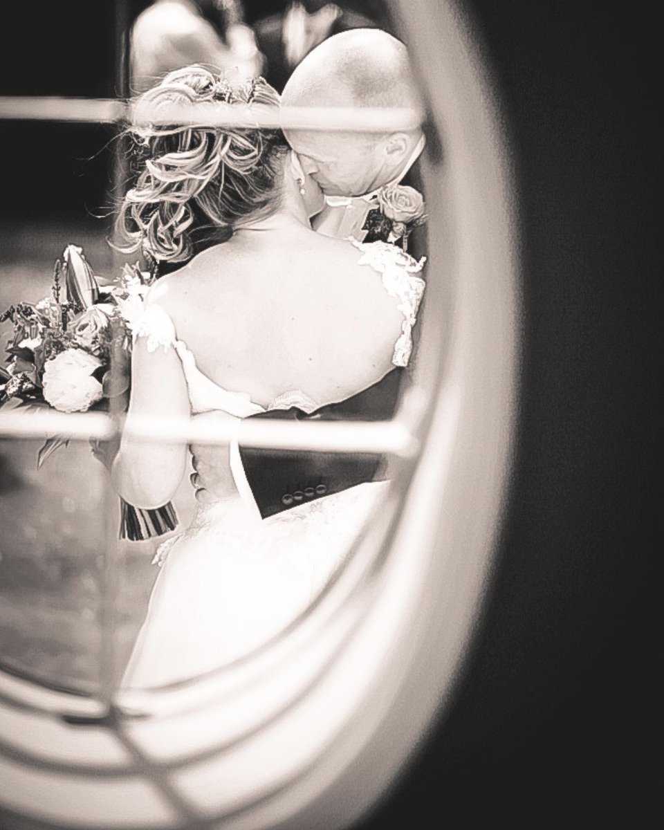 Love this quiet moment looking through the round house windows at the new mr & mrs at #thekymin
.
.
#nationaltrust #documentaryphotographer #southwalesphotographer  #southwalesweddingphotographer #cardiffphotographer #ukweddingphotographer  #bridebook  #hannahtimmphotography