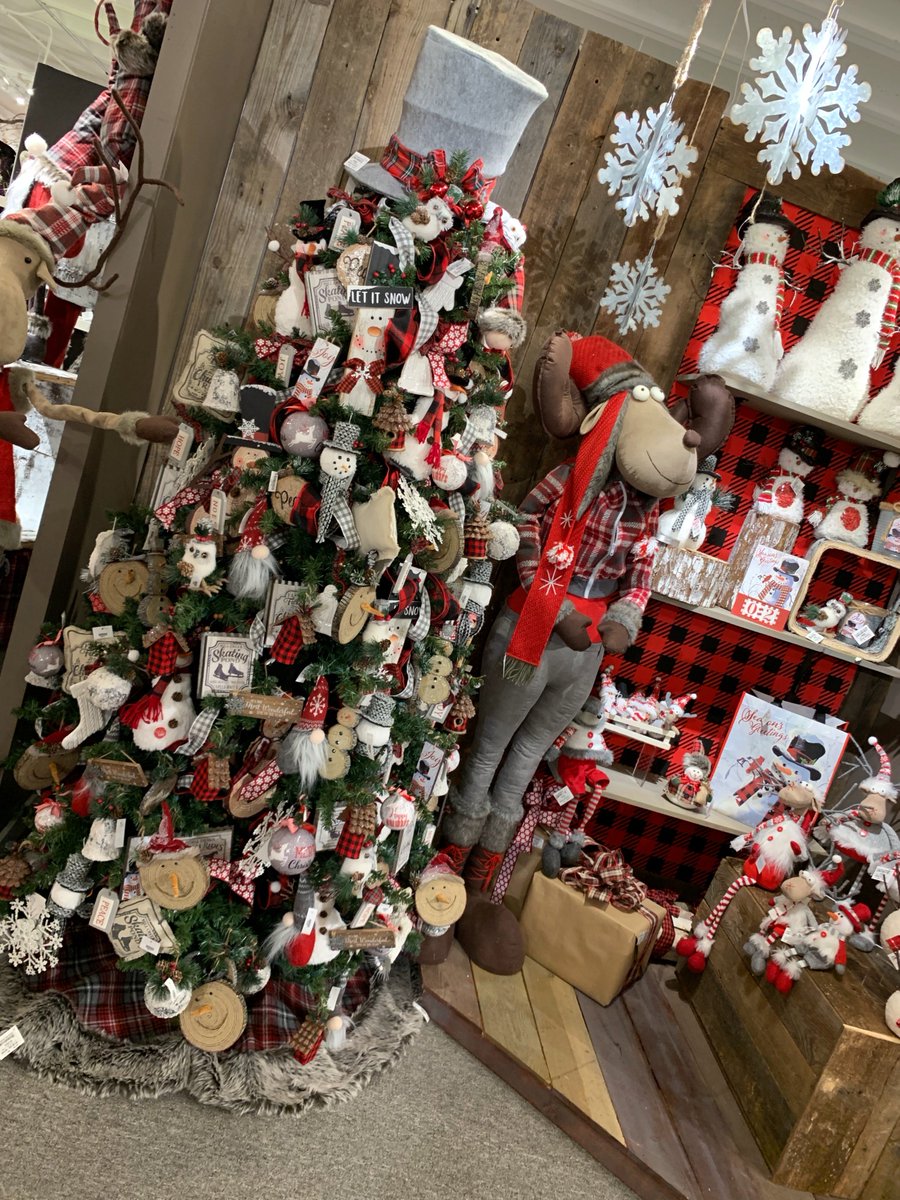 burton_BURTON's tweet photo. Our New Holiday 2019 Collections are stunning! Come see them all at the @DallasMarket in the Trade Mart Building, Showroom 1121. #dallasmarket
#burtonandburton #burtonandburton https://t.co/kPZZYg78O0