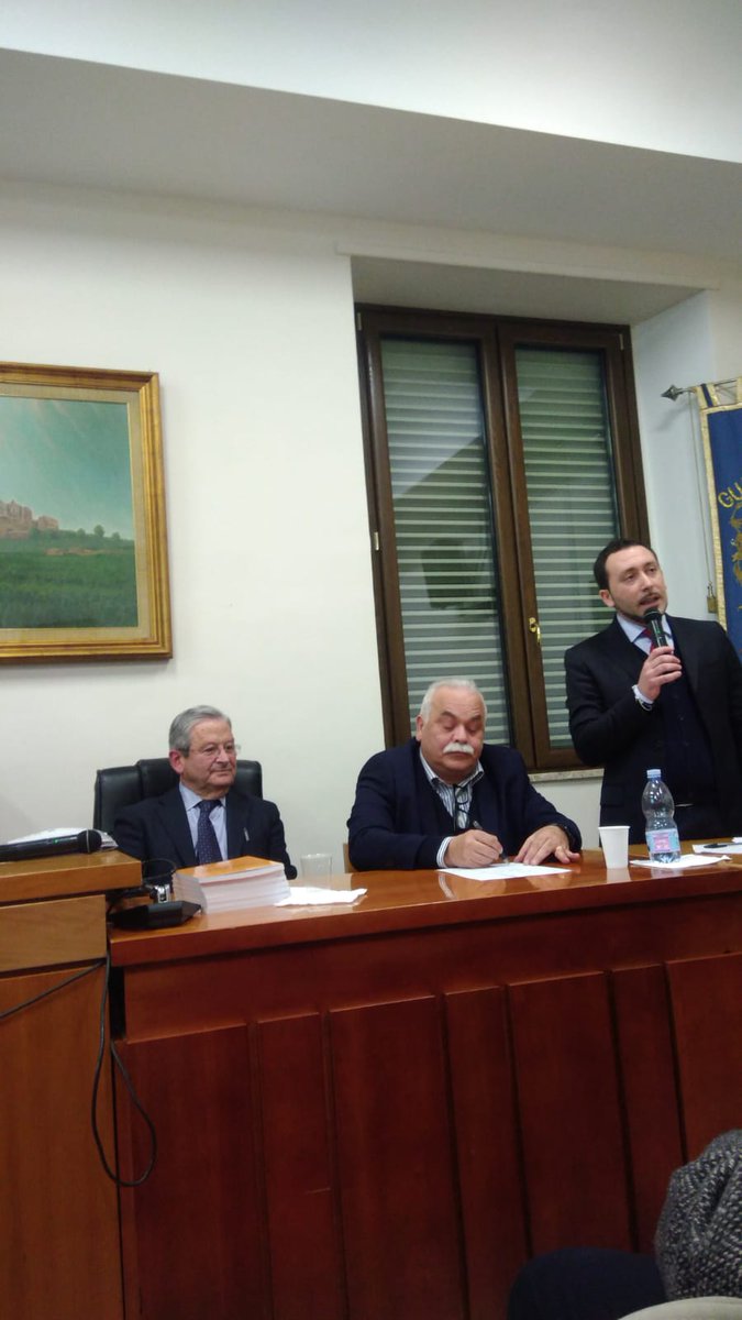 Acli_nazionali's tweet photo. #AcliBenevento A #GuardiaSanframondi un convegno per ricordare i #100anni dell'appello della nascita del #PartitoPolare di #donSturzo con @Rob_Rossini5: "La politica sturziana è nel dna dei cattolici e bisogna stare in mezzo al popolo per coglierne le necessità e interpretarle". https://t.co/vomC8FqPHG