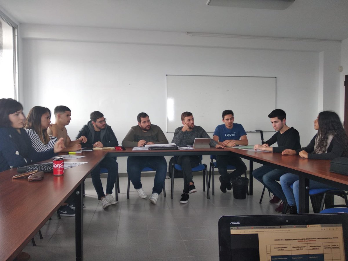 GrupoEULL's tweet photo. Comenzamos a trabajar!
Hoy hemos tenido la primera reunión de trabajo de nuestros #ClaustralesGEULL para avanzar en una propuesta de mejora del Calendario Académico.
#GEULL #UnaRealidad https://t.co/Rctp52vr4g