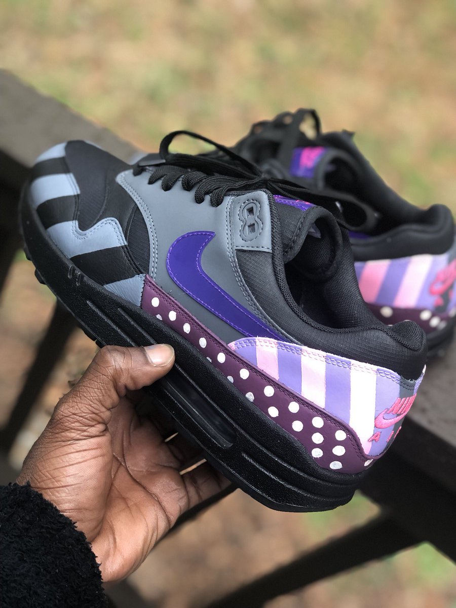 🖤💜💖 #CreateWhatYouCantHave 

No cap this my first custom ever, just an idea I wanted to get off. 
#Nike #AirMax1 #1of1 #angelusdirect #angelusshoepolish #angeluspaint #Parra