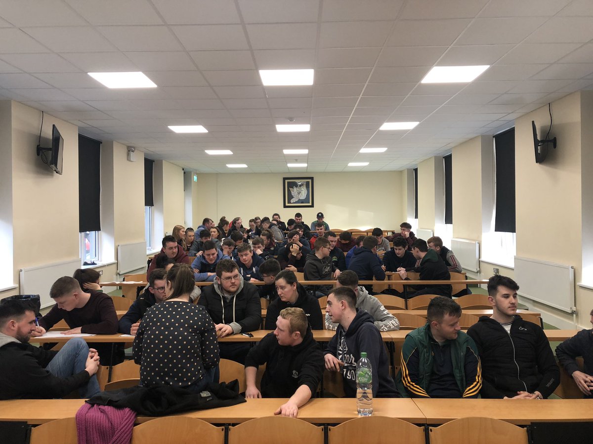 MacranaFeirme's tweet photo. Great morning in Mountbellew Agricultural College. Big thank you to our future young farmers for identifying their needs and ideas on the future of the CAP #CAPConsultation #YoungFarmers #HaveYourSay #MountbellewAgCollege https://t.co/7lGpMJA9vV