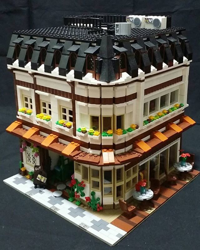 LionsGateModels's tweet photo. Check out the original post by @rei_lego for lots of interior detail pics of this cafe building.
.
#LEGO #LEGOarchitecture #Legobuilding #Legohouse #legophotography #legostagram #legos #legoideas #legophoto #lionsgatemodels #legomania #legomoc #instaleg… https://t.co/Ey4GwBCC5l https://t.co/d4vNnB6HVN