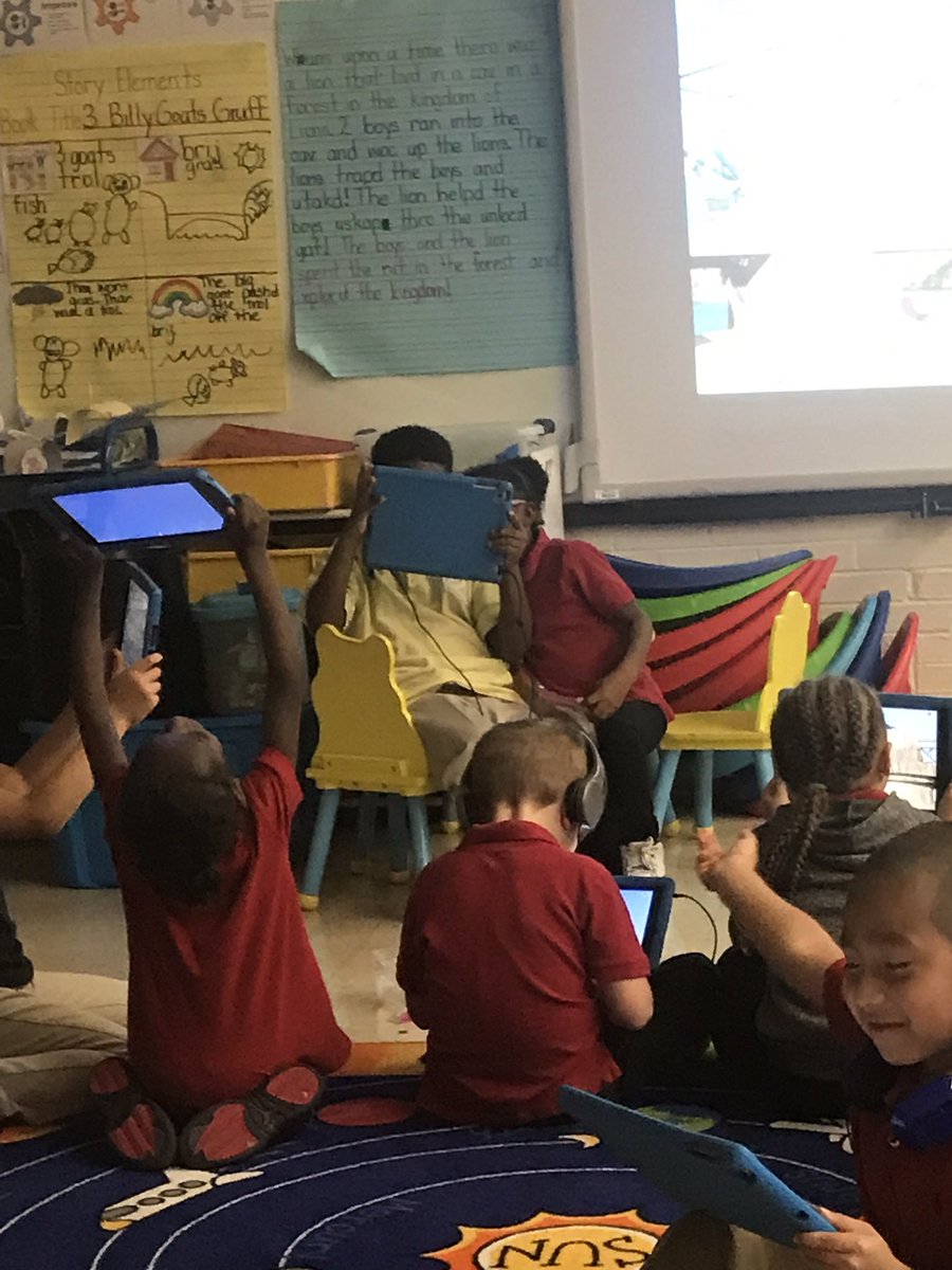 kinder_cain's tweet photo. Learning with @DianeTrout81 class is so much fun! @SPARK_STEM https://t.co/Jtx0aGBk0k