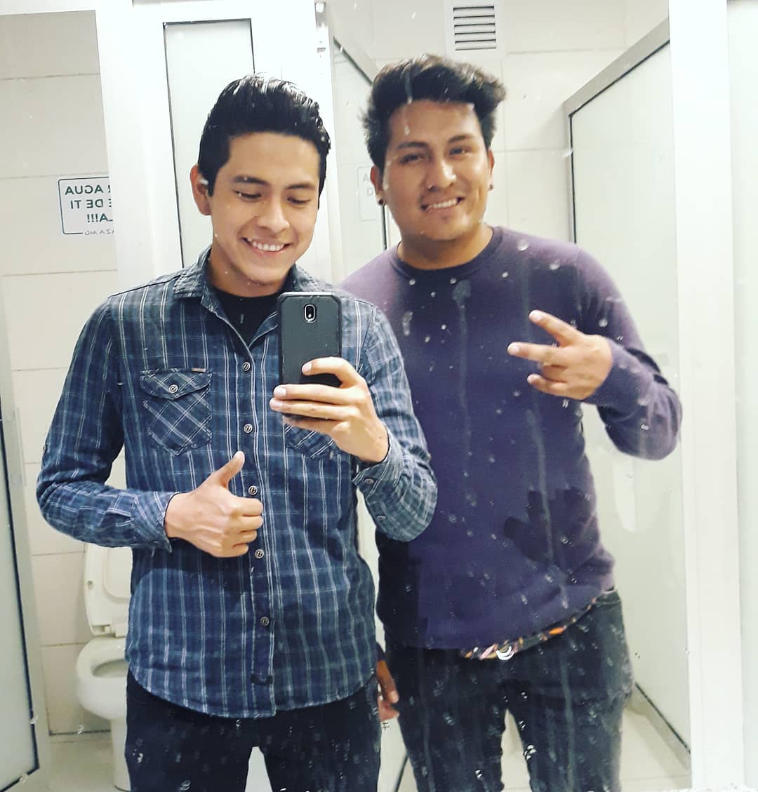 Botones de plata 🔵🔴
Felicidades crack por los 100k