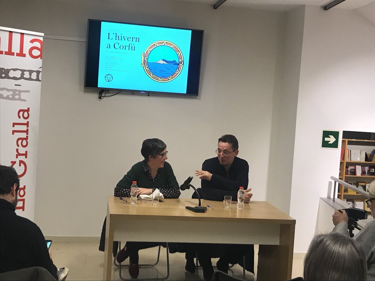 Sempre està bé escoltar l’ @Aballbona i el Jordi Masó. Avui, a <a href="/lgralla/">Llibreria La Gralla</a> presentació del nou llibre de l’autor de #granollers ‘L’hivern a Corfu’ <a href="/LesMalesHerbes/">Editorial Males Herbes</a>