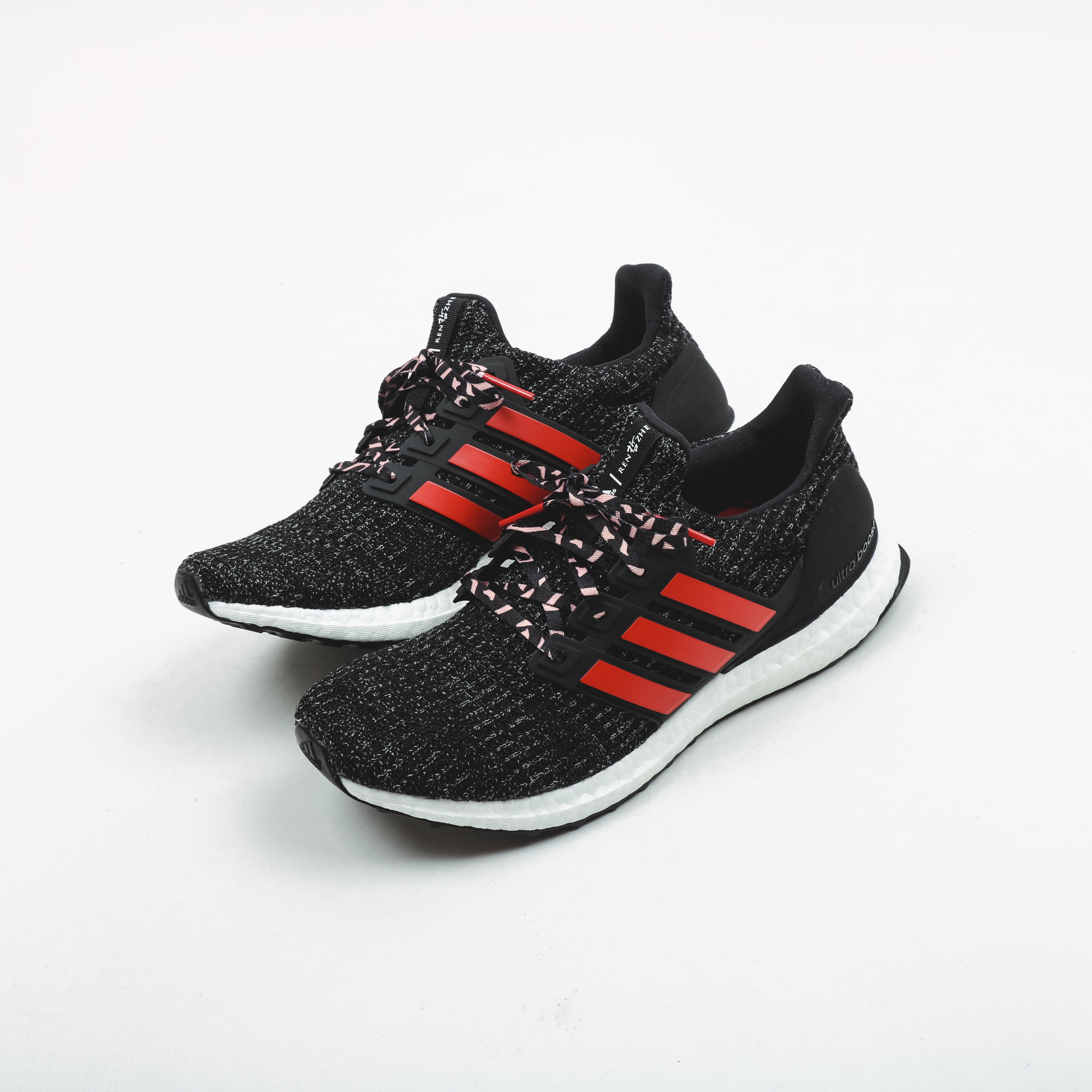 escapar sitio Bandido FOOTDISTRICT on Twitter: "For the Chinese New Year, adidas pays tribute to  Chinese contemporary sculpture artist Ren Zhe with the adidas UltraBOOST "Ren  Zhe". Online &amp; in store now: https://t.co/Ey1ts2PH6U #adidas  #UltraBOOST #
