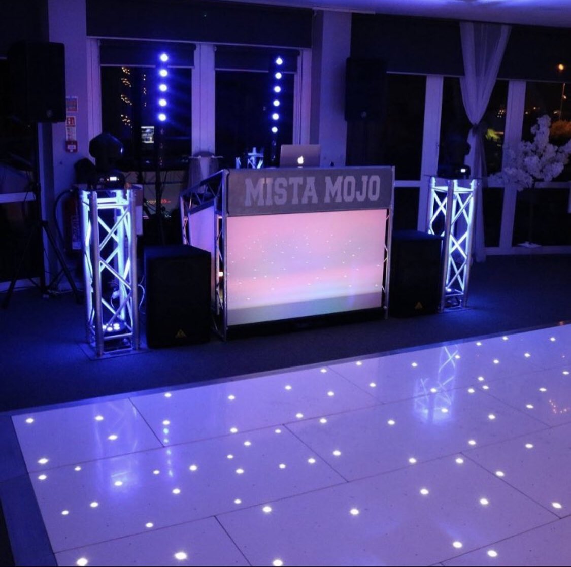 Book Mista Mojo the DJ through EMT Events today! Amazing DJ with 5 star reviews and an amazing set up for any type of event!
#londondj #kentdj #dj