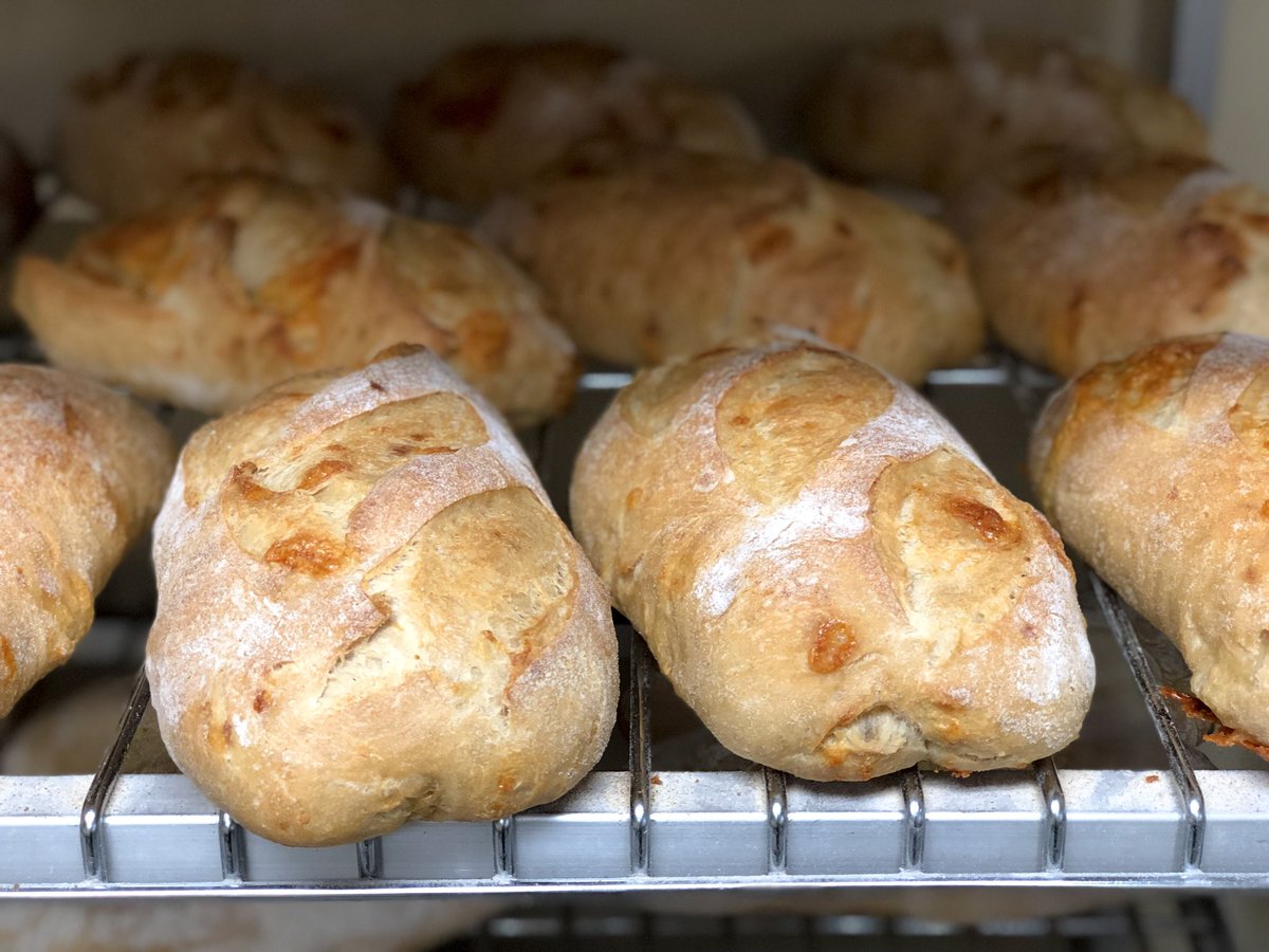 wheatsfield's tweet photo. BREAD ALERT: Special artisan bread today! Craft Brew and Cheddar featuring LOCAL @torrentbrewing beer and LOCAL Milton Creamery Cheddar. #thanksbakery https://t.co/cQFCuwn0fy