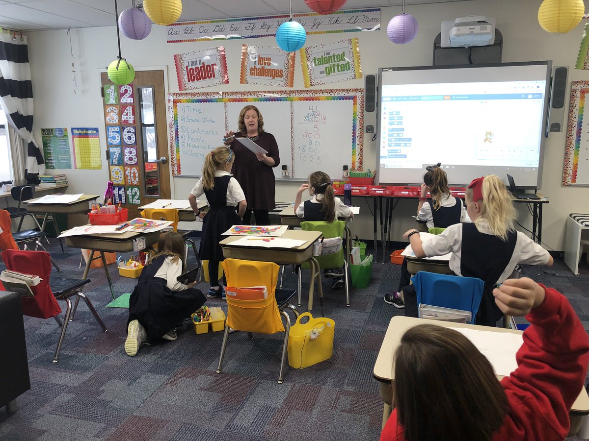 ncooper_edu's tweet image. Ss in @VizThirdGrade busy making their @scratch storyboards for a Social Studies project! #DigLN #GirlsWhoCode #Scratch3 #WeAreVizLS