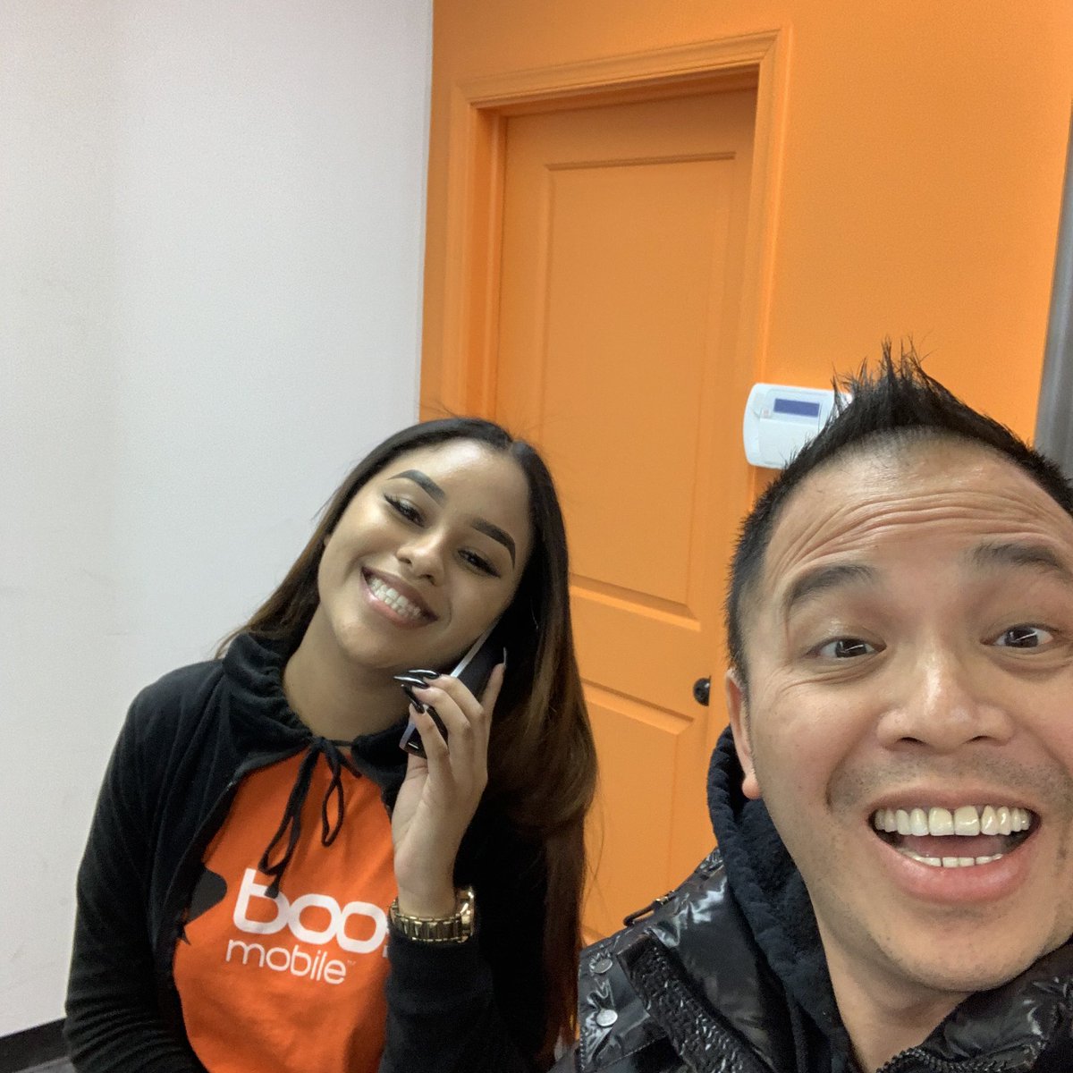 vtruongcao's tweet image. When you’re smiling and dialing on #28 😃☎️ #SmileAndDial #VIPwireless #TuMobile @JayMiglionico @Eric_K_Wong @spgjamieb @SPG_Barwell @SMcgowan763