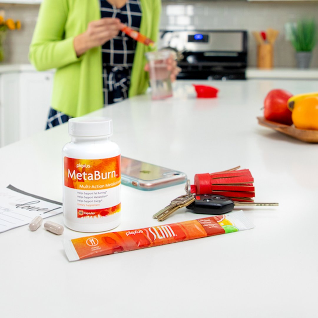 PlexusWorldwide's tweet image. Make sure you add these two convenient products to your busy on-the-go schedule (especially during a certain Slimdown Challenge 😉). You (and your weight loss goals) won’t be sorry! 🙌 #slimhungercontrol #plexusmetaburn