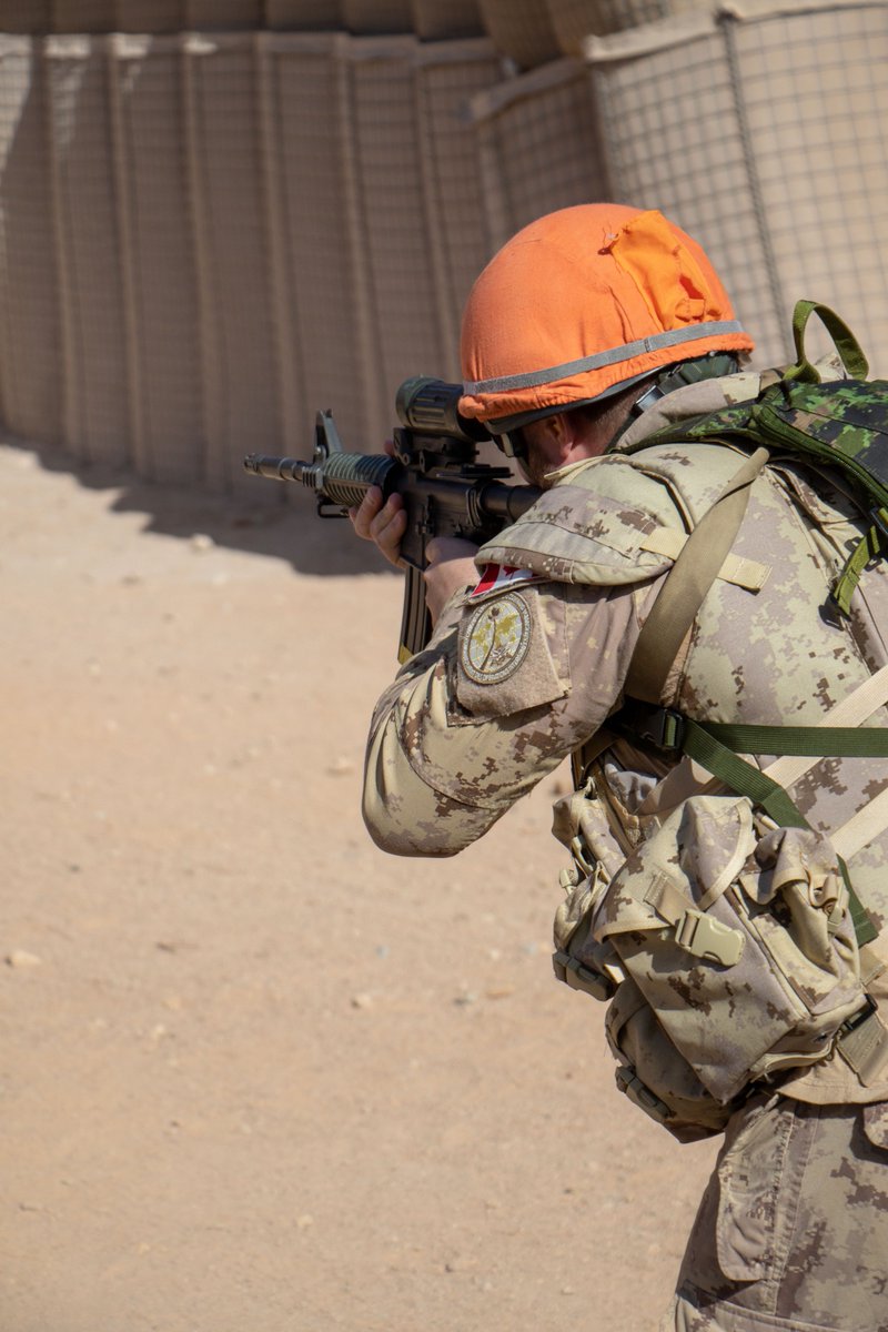 CJOC_COIC's tweet photo. A team made up of @CanadianForces members currently deployed on #OpCALUMET participated in the Multinational Force and Observers Force Skill at Arms Competition in Sinai, Egypt. 

Teammates from across the contingent competed proudly against other MFO nations. 🇦🇺🇫🇯🇮🇹🇳🇿🇺🇾🇺🇸🇨🇴 https://t.co/vUd80w2GD8