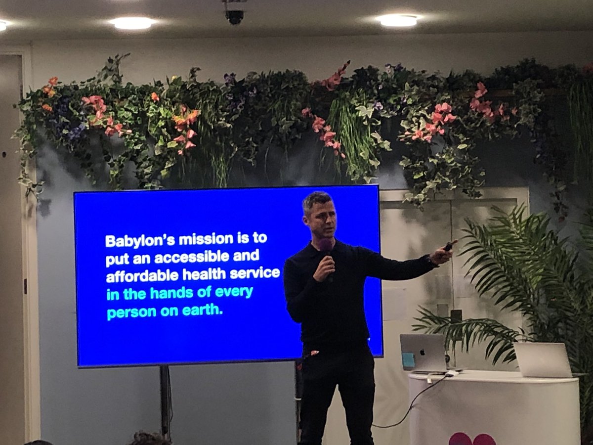 _aroundcorners's tweet photo. @theuxcrunch brings a focus on #howto #productdesign #designthinking #UX in #HealthTech @babylonhealth with @LiamCarterHawki @AnnaZawilska and @bensauer Good job we have #GPatHand to balance the #pizza consumption https://t.co/VdeDhZcb3u