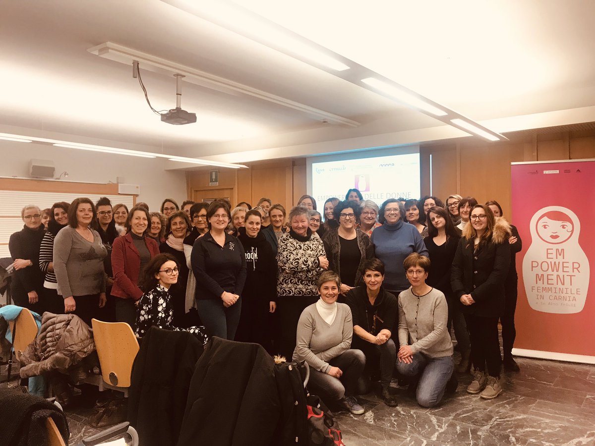 CoopCramars's tweet photo. ‘Le persone viaggiano per stupirsi delle montagne, dei mari, dei fiumi, delle stelle e passano accanto a se stesse senza meravigliarsi’
Ancora un gruppo attivo ed entusiasta per il #workshop di #Empowerment femminile con @robertabortoluc 
#Empowermentfemminile in Carnia https://t.co/LMfq9ijtnU