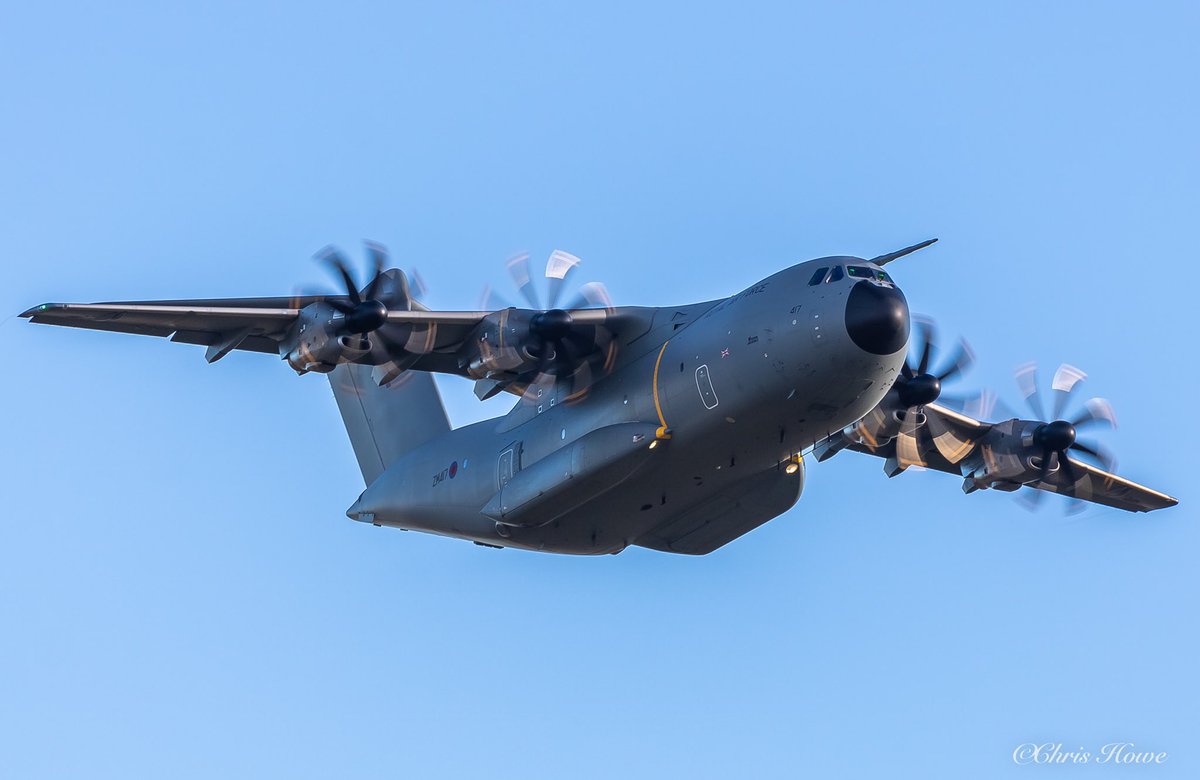 cjh3051's tweet photo. Atlas Overshoot #avgeek #aviationphotography #aviationdaily #airbus #a400m #atlasc1 #canoneos #canonaviation #coningsby #brizenorton #liveforthestory #megaaviation #militaryaviation #planespotting #photography #photographer #potn #royalairforce #sigmalens @RoyalAirForce https://t.co/dX8Dc4MYSh