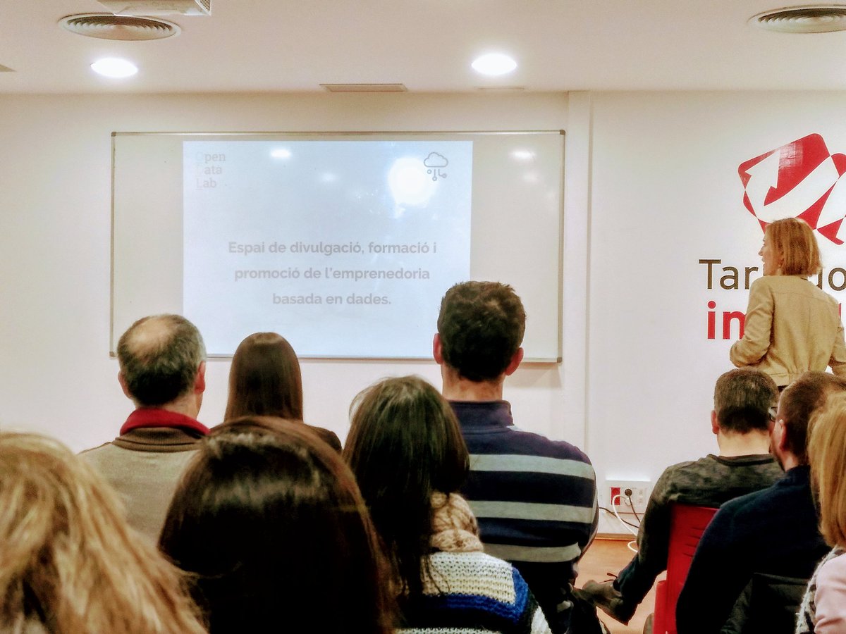 AngelCruzGonz's tweet photo. @OpenDataTGN, a @TGNImpulsa tanca el seu acte de presentació: 'Divulgacio, formació y promoció de la emprendeduria basada en dades'.
Immillorable objectiu d'una immillorable iniciativa. Guanya Tarragona i el Tarragonès.
@pepbudi @mgarrigap @lourdesmunoz @TgnSmart @TGNAjuntament https://t.co/LiVrMwbVOi