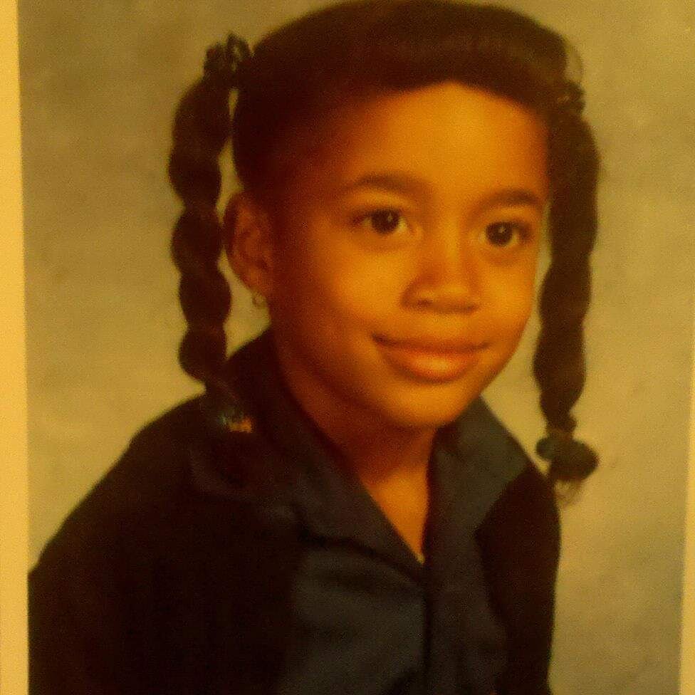 SukkiSukari's tweet photo. Throwing it back to my kindergarten days #tightbangsoffthepinkspongeroller #afterrecesspicture🤦♀️ #TBT #cutiepie #mischevous #big👀 https://t.co/8lid4jaOaB