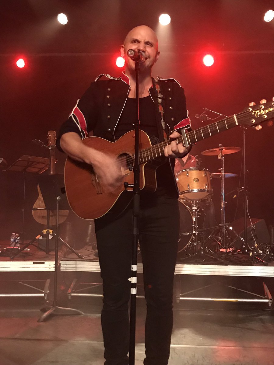 Team_DavidBan's tweet photo. 12.01.2019 #PhotosDuJour | #DavidBan #Lalpagueur en concert #EncorePlusFort #Pacbo #Orchies ; 📍 : Pacbo, Orchies ; 📷 : SidonieL. https://t.co/HjAP85jQIw