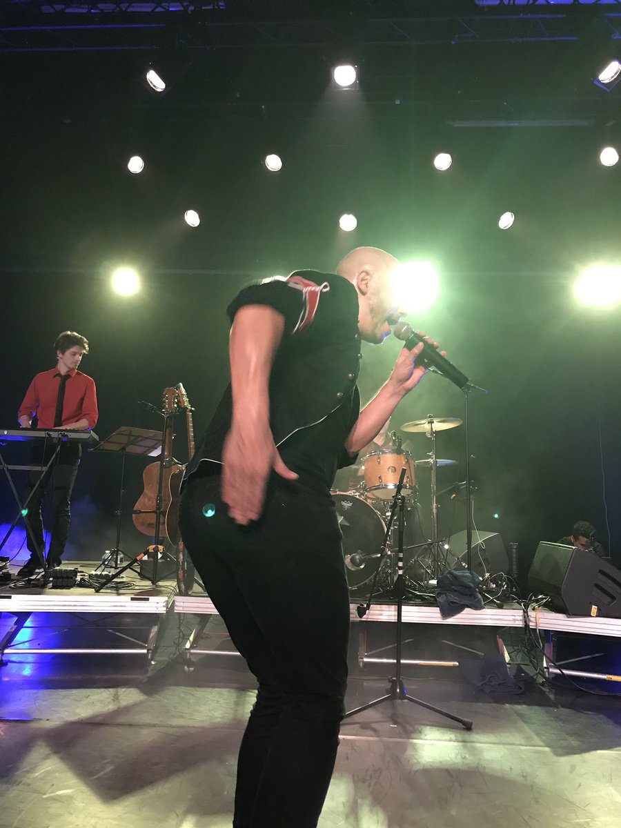 Team_DavidBan's tweet photo. 12.01.2019 #PhotosDuJour (3) | #DavidBan #Lalpagueur en concert #EncorePlusFort #Pacbo #Orchies ; 📍 : Pacbo, Orchies ; 📷 : SidonieL. https://t.co/5rqbBkII4s