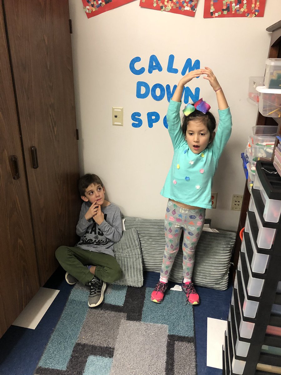 CreekKinders's tweet photo. It warms my heart when one student can show another student ballon breathing.  We talked about different ways to breathe to help us feel better. @darynpolanco @happytobeahusky https://t.co/pcDIU7Fwt4
