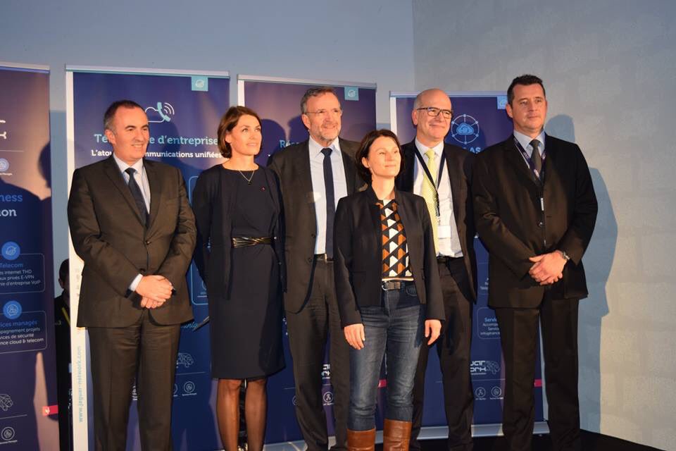 Visite et opening du nouveau #Datacenter de <a href="/DCforDATA/">DCforDATA</a> / @Jaguar_Network sur les hauteurs du 8ème arrondissement, au sein du #Bioparc. 
Ce centre, qui, a terme gérera et protégera un nombre considérable de données est un enjeu majeur pour les entreprises et pour les internautes.