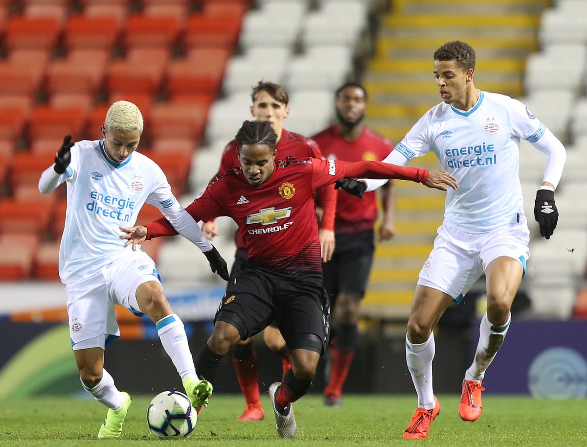 #MUAcademy U23s: HT - #MUFC 0 PSV Eindhoven 0. Both teams have shown a lot of patience and there haven't been too many chances in a goalless opening 45 minutes.