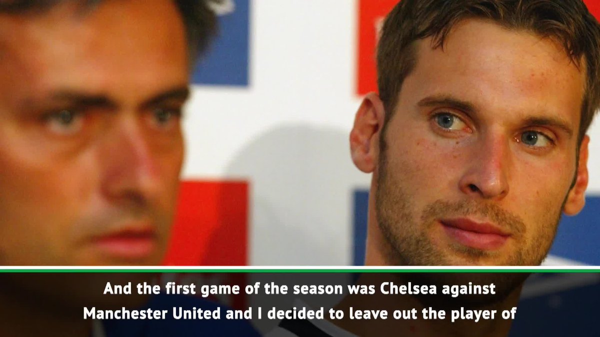A lovely touch from Jose Mourinho as Petr Cech prepares to say goodbye to the game 👊