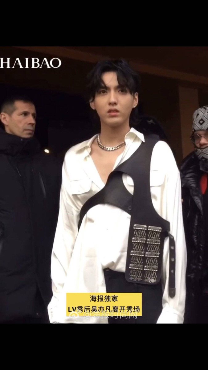 PangHongW's tweet photo. 😍😍😍#LouisVuitton Spokesperson @KrisWu 
That's awesome. ❤ https://t.co/34SwG9KItI