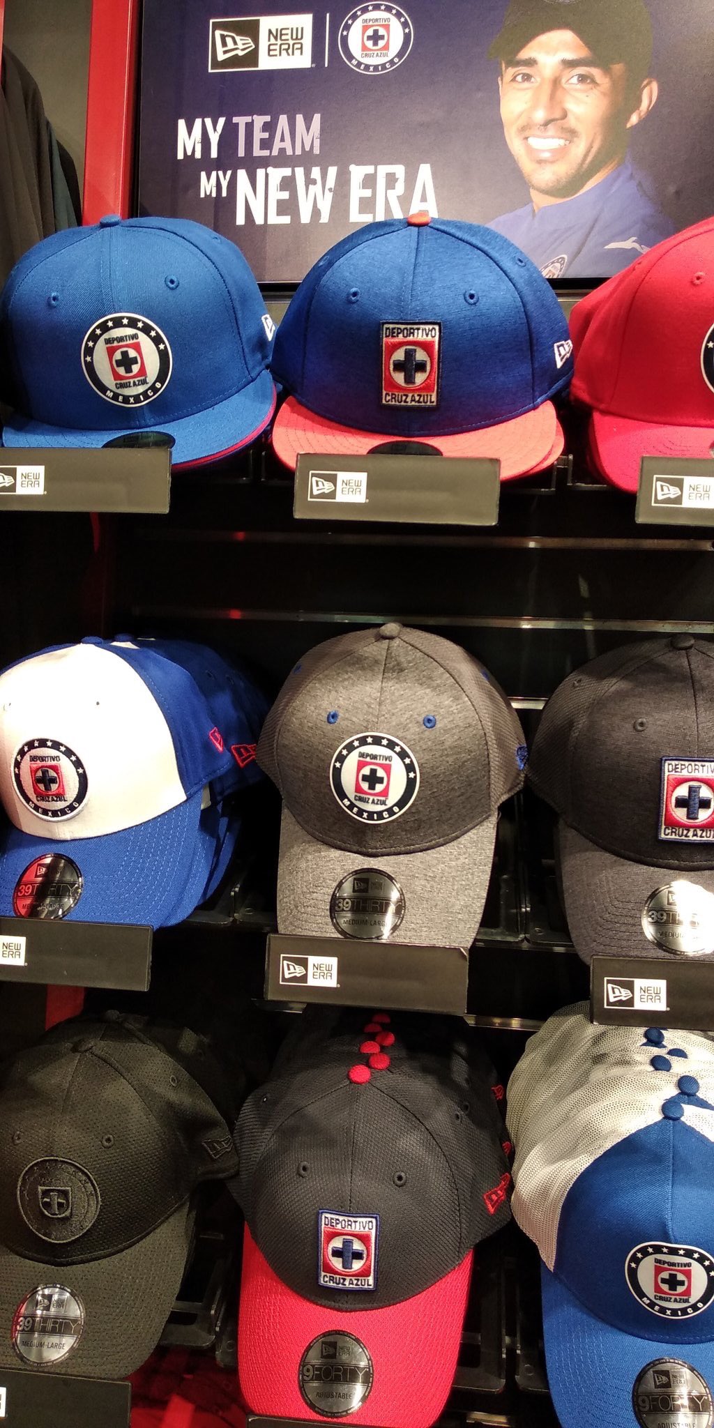 Esto es La Máquina on Twitter: de la colección de la línea de gorras que New Era hizo para Cruz Azul. Aunque todavía no han sido presentadas oficialmente, ya están a