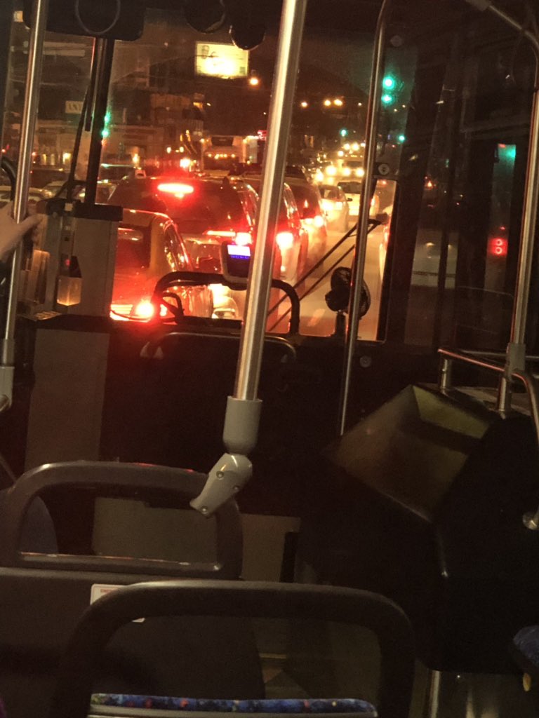 W7thSnake's tweet photo. @smcattack @MetroTransitMN #Carsetta is a breathing monster during rush hour and considerably amplified congestion during events. For the safety of pedrestrians and motorists, and the nerves of all involved; this nightmare needs to end. #StopForMe #West7th #WalkableStPaul #MnWild #Pphunt https://t.co/fVm4zdLlOw