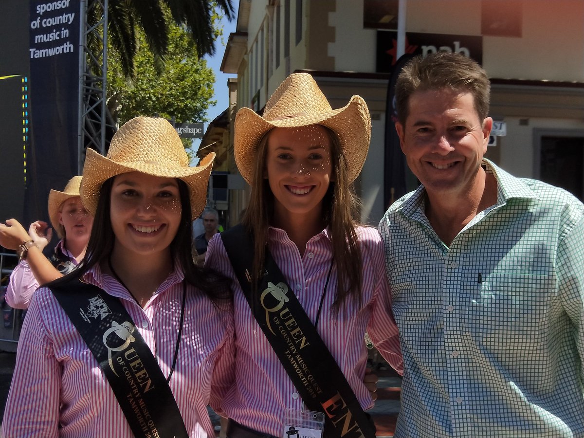 Good luck to Kate Sutherland and Paris Knox as @TCMF_Official Queen contestants. Already raising their profile with @Kevinandersonmp.