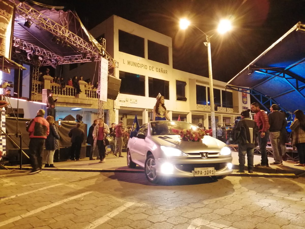 #18AÑOSCACE #26deEnero

El cantón #Cañar está de fiesta. Con el pregón de festividades da inicio a los 18 años de la declaratoria de Cañar Capital Arqueológica y Cultural del Ecuador. <a href="/bchimborazo1/">Belisario Chimborazo</a> .<a href="/AMEcuador/">Municipalidades Ec</a>