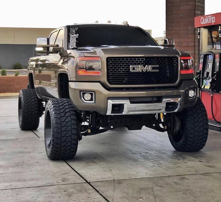 DirtymaxTrucks's tweet photo. GMC 👌🏻 https://t.co/E5qQeY9I1e