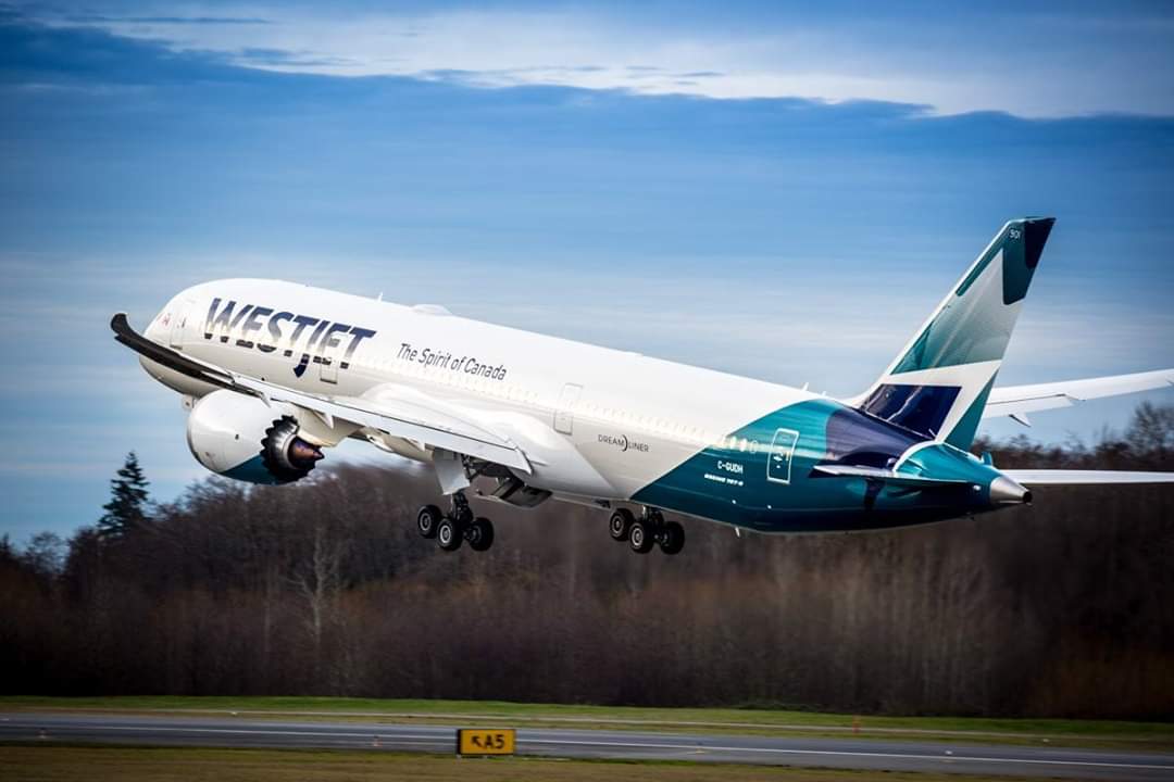 pakstartv's tweet photo. #BREAKING This beautiful new #Dreamliner is on its way to her home @FlyYYC from @BoeingAirplanes #deliveryflight #ws8968 #Tail901 #WestJet787 #westjet 📸 Greg H. https://t.co/fXC7xIr8NS