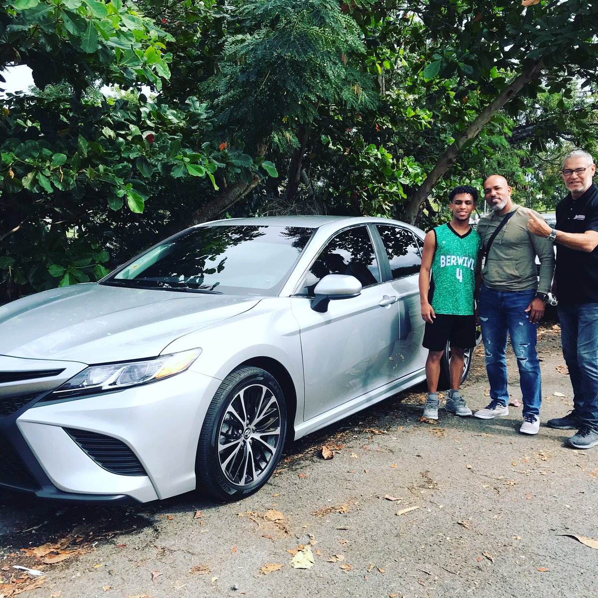 SolutionRey's tweet image. Otro cliente satisfecho..
    Se tu el proximo.
Felicidades Pastor Reinaldi
Rey Torres 787-929-0731
#REYSOLUTIONAUTO
#1AUTOSALES