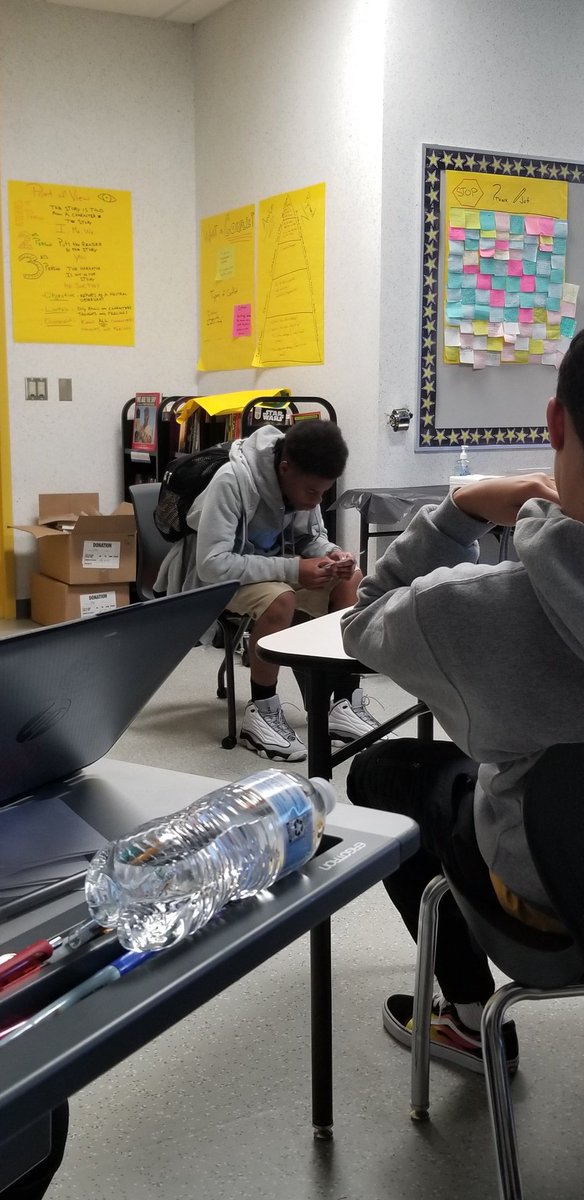 Ms_Holloway06's tweet photo. When I tell you Mr. Marks 7th period Poetry Slam had me riding a rollercoaster of emotions!! Our children are truly amazing! #GreatJobKiddos #7thgrade #Poetry #GreatJobMrMarks #ImNotCryingItsMyAllergies https://t.co/lvmCcmM2w2