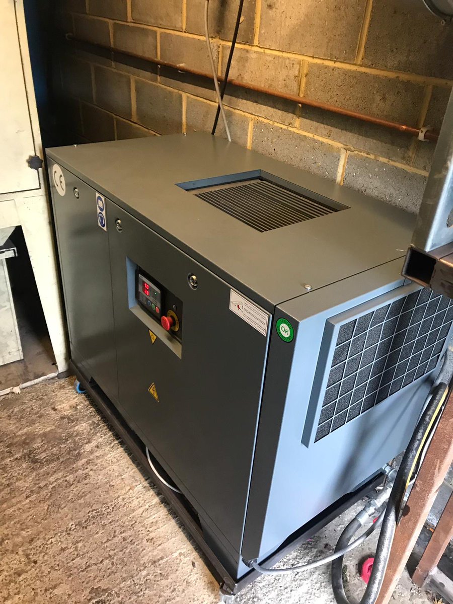 compressorman3's tweet image. Early morning service in Ashford Kent - wherever you are we can help #compressedair