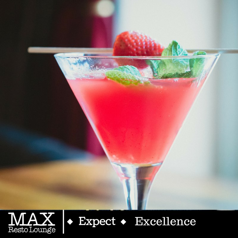 MyEveningOut's tweet photo. Live music is the perfect backdrop for a Girl's Night Out! #RobReed #Burlington @MAXRestoLounge https://t.co/FMdjR0LjSL https://t.co/cUoh98swWR